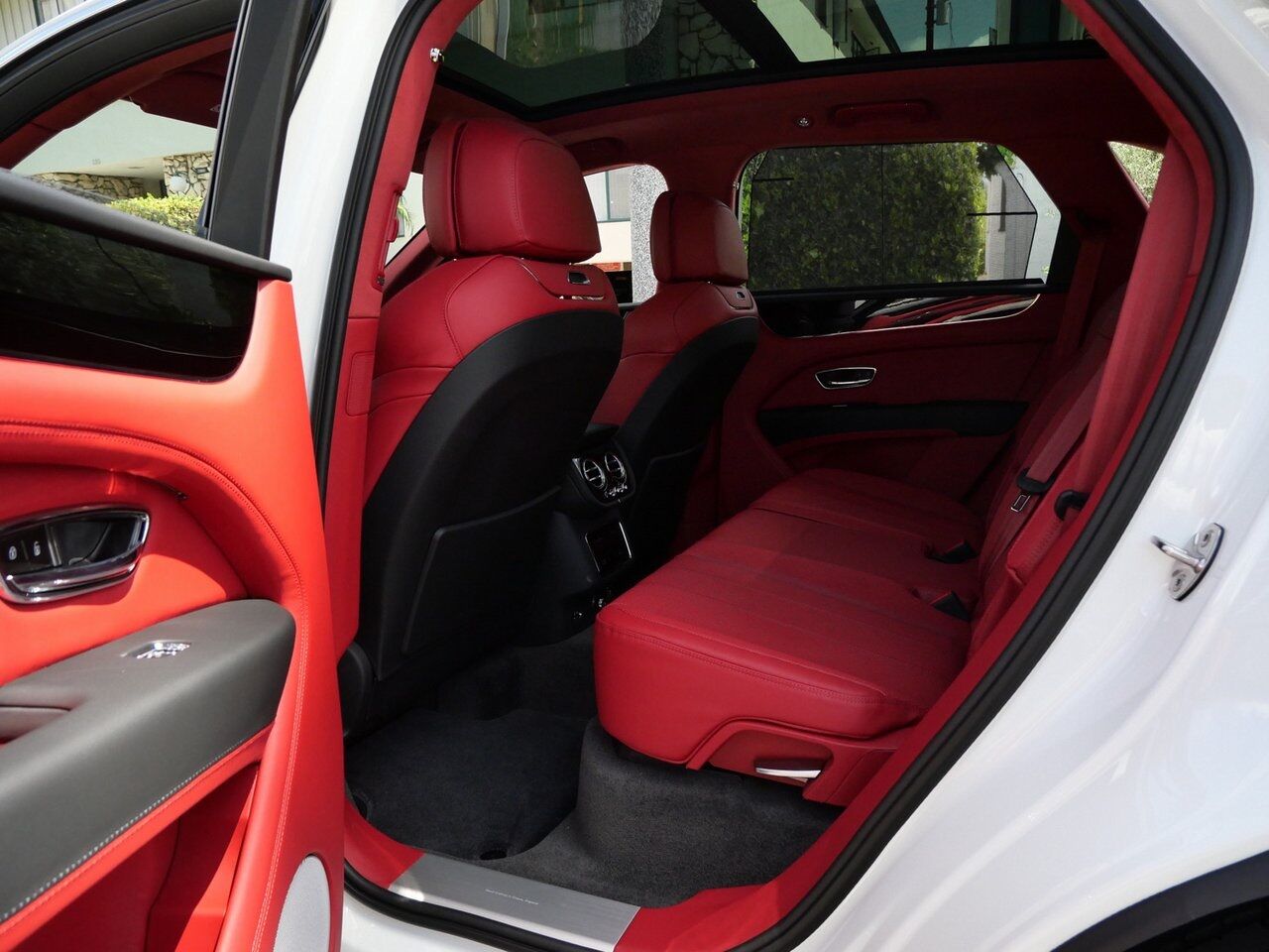 2025 Bentley Bentayga V8 Lawrence KS