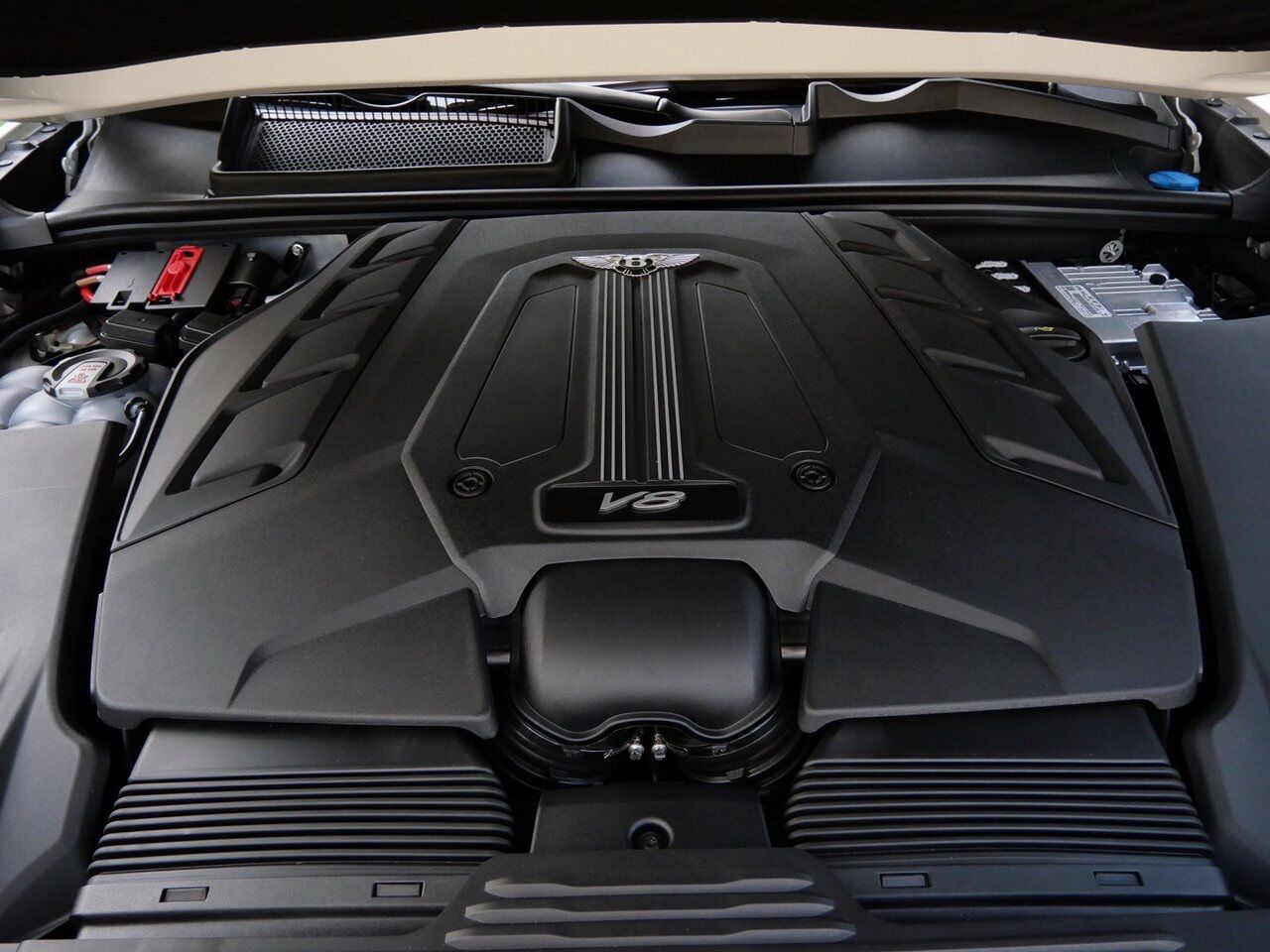 2025 Bentley Bentayga V8 Lawrence KS