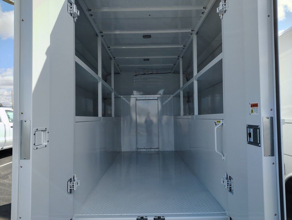 2025 Chevrolet Express 3500 Work Van Green Bay WI