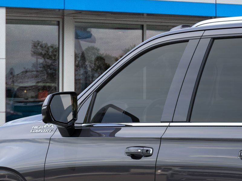 2025 Chevrolet Suburban High Country Green Bay WI