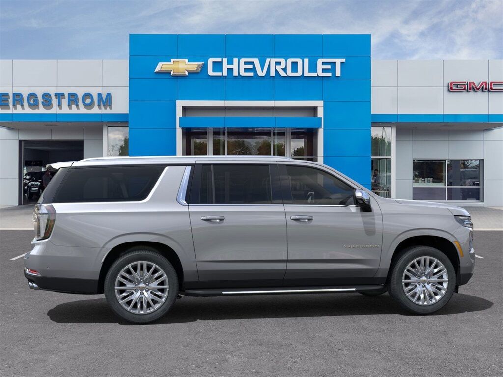 2025 Chevrolet Suburban Premier Manitowoc WI