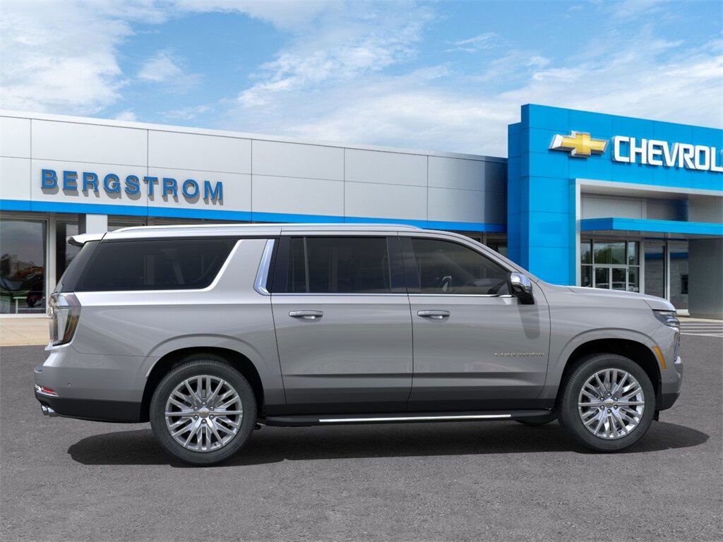 2025 Chevrolet Suburban Premier Green Bay WI