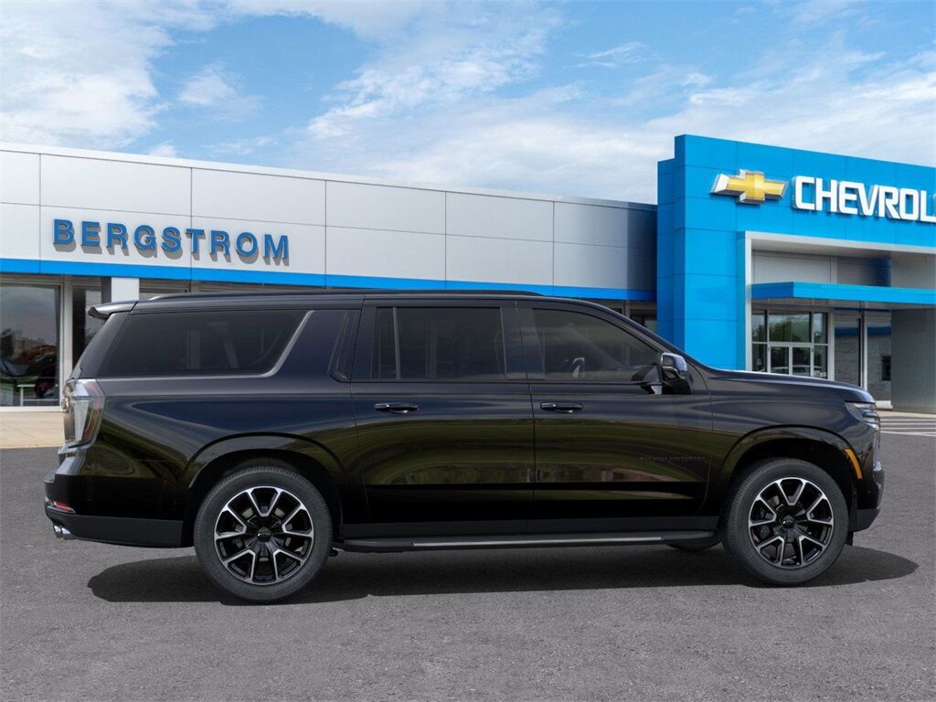 2025 Chevrolet Suburban RST Green Bay WI