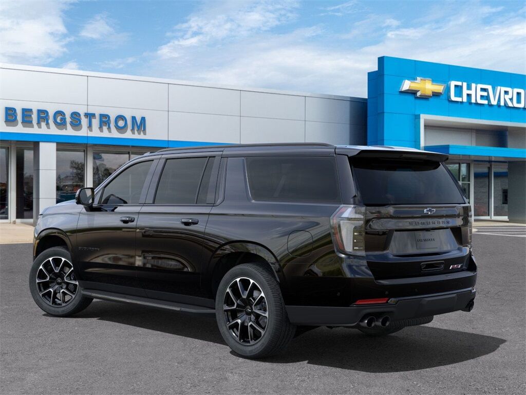2025 Chevrolet Suburban RST Green Bay WI