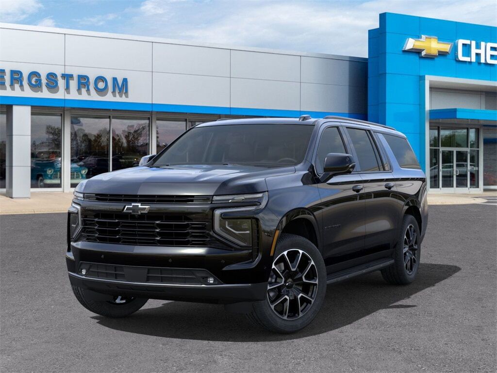 2025 Chevrolet Suburban RST Green Bay WI