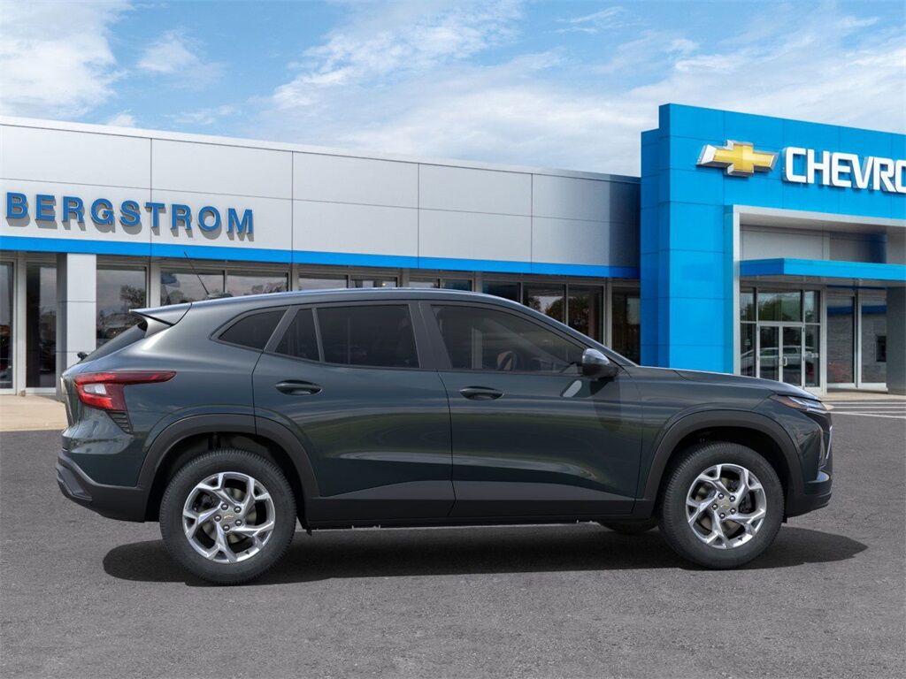 2025 Chevrolet Trax LS Green Bay WI