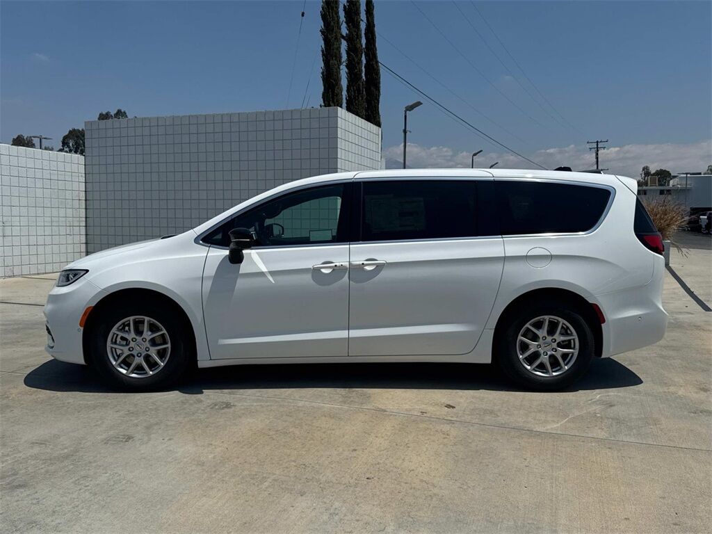2025 Chrysler Pacifica Quincy MA