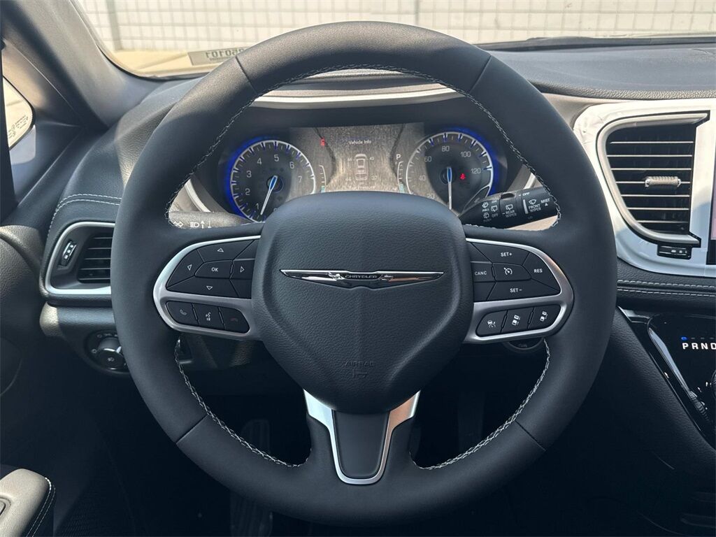 2025 Chrysler Pacifica Quincy MA