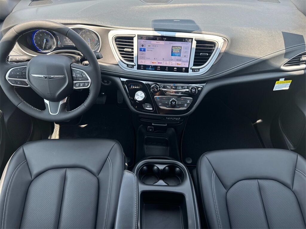 2025 Chrysler Pacifica Quincy MA
