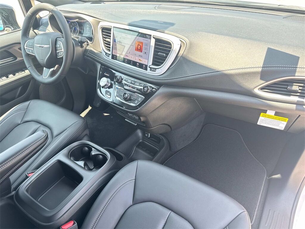 2025 Chrysler Pacifica Quincy MA