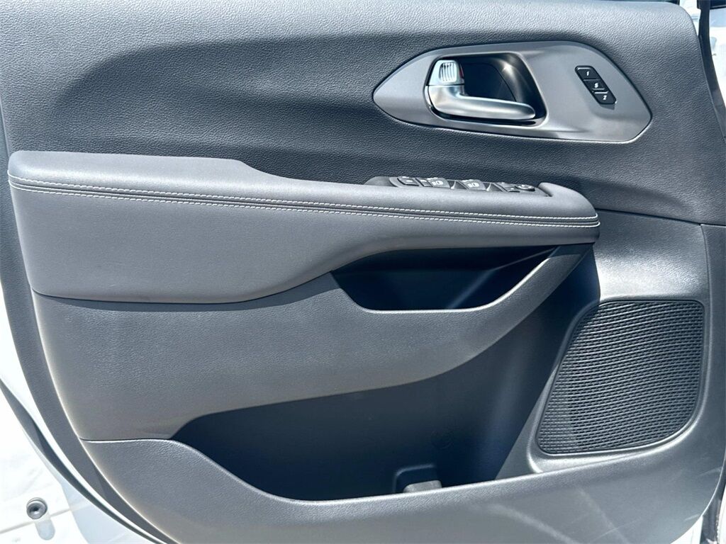 2025 Chrysler Pacifica Quincy MA