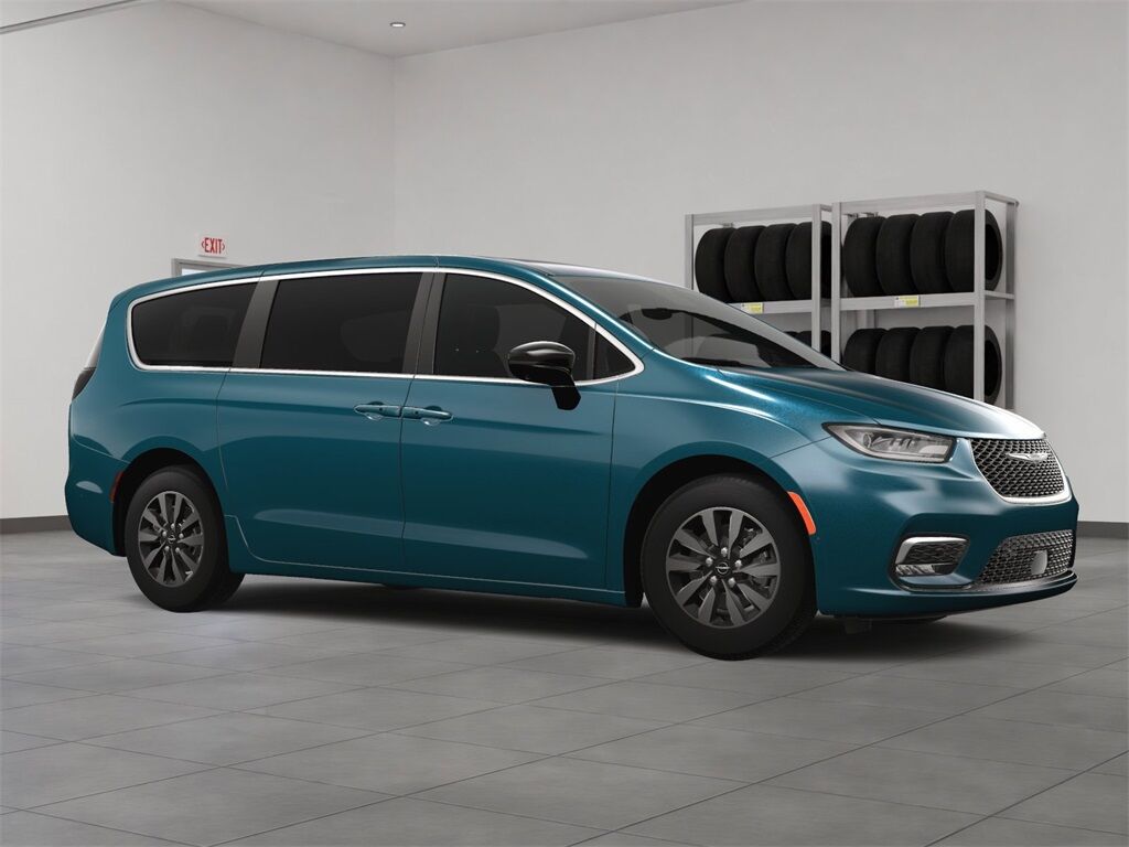 2025 Chrysler Pacifica Hybrid Select Kenosha WI