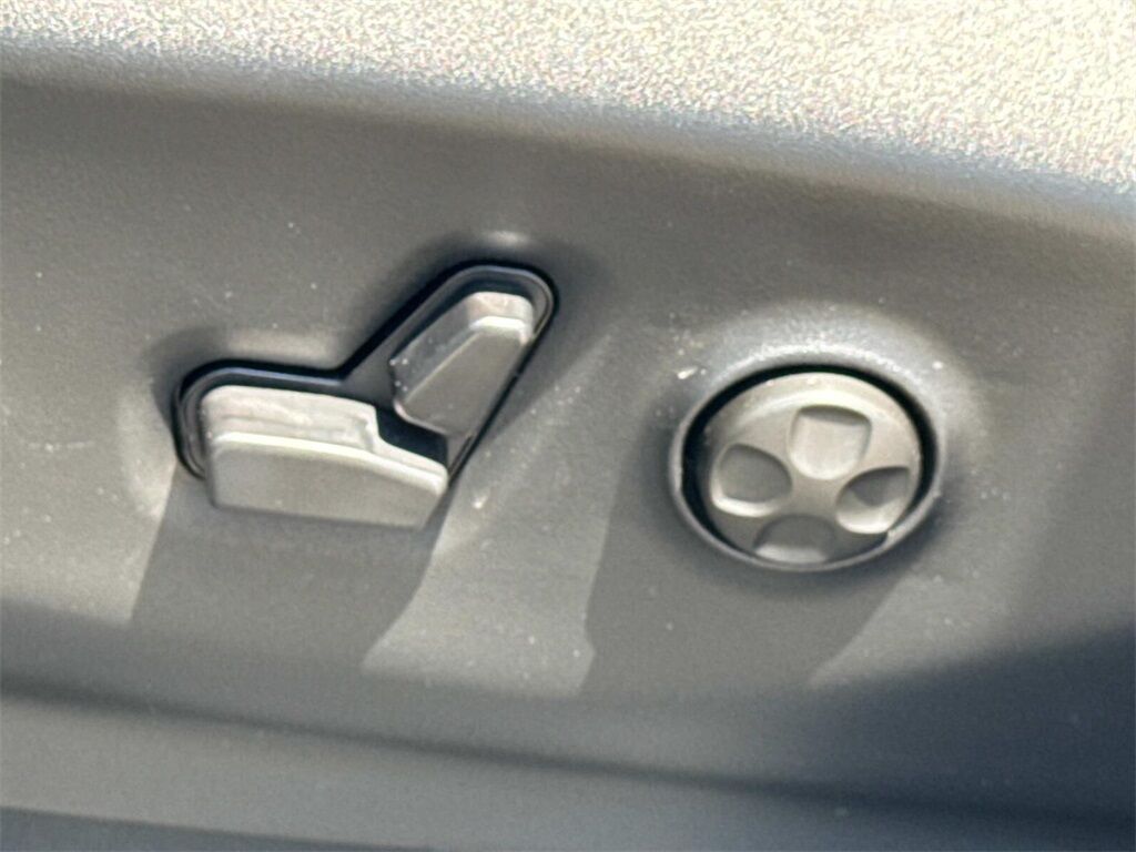 2025 Chrysler Pacifica Limited Quincy MA