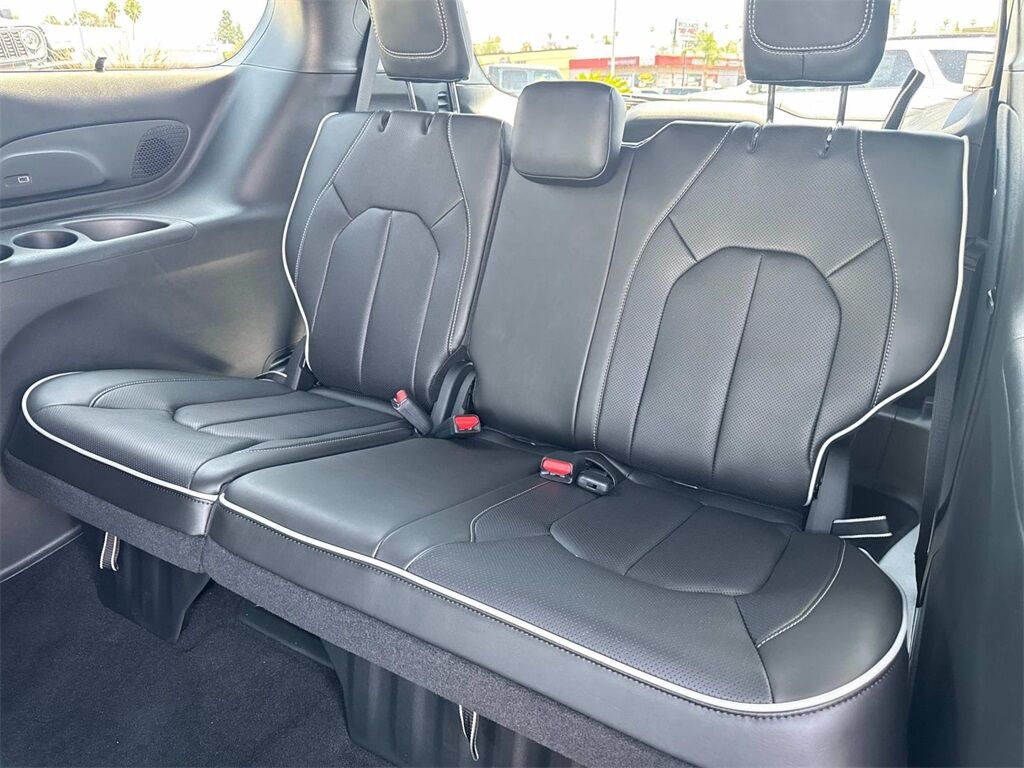 2025 Chrysler Pacifica Limited Quincy MA