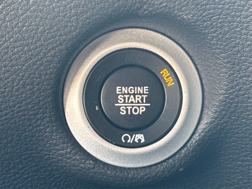 2025 Chrysler Pacifica Limited Quincy MA