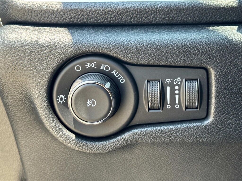 2025 Chrysler Pacifica Limited Quincy MA