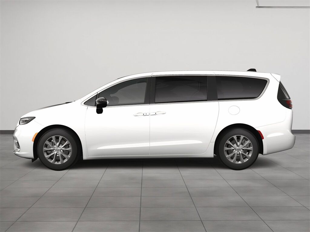 2025 Chrysler Pacifica select Racine WI