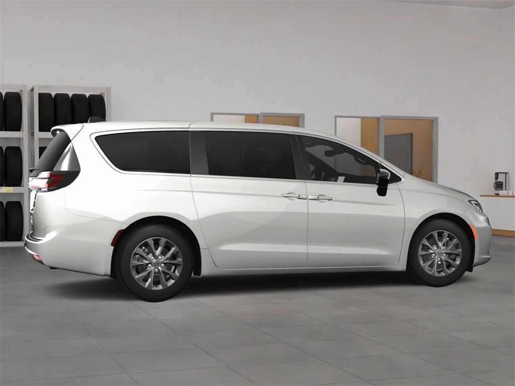 2025 Chrysler Pacifica select Racine WI