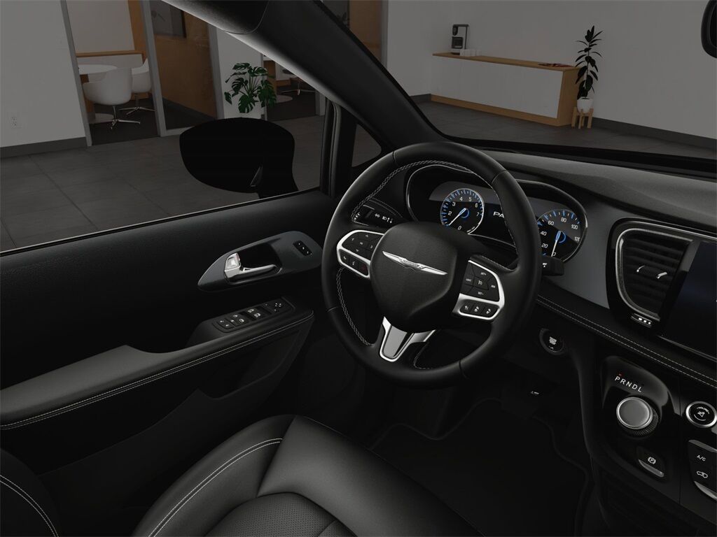 2025 Chrysler Pacifica select Racine WI
