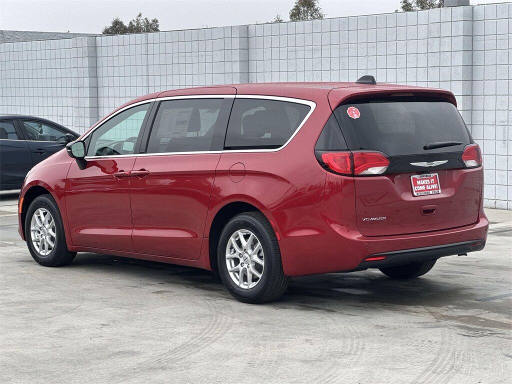 2025 Chrysler Voyager LX Quincy MA