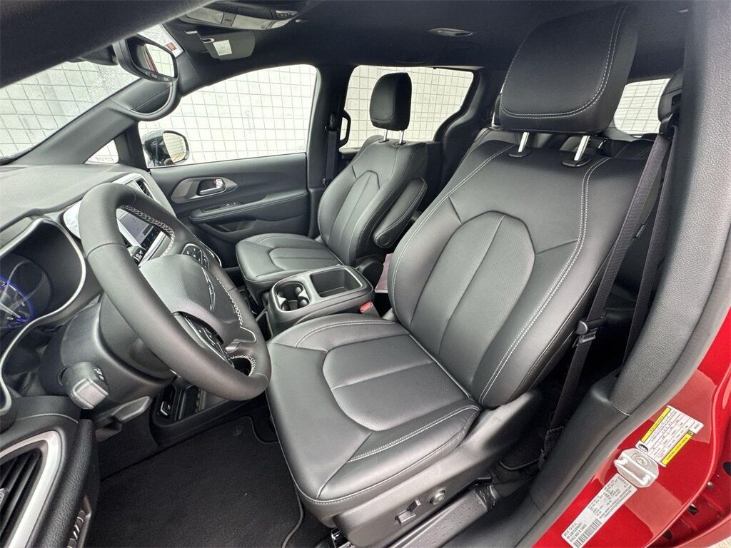 2025 Chrysler Voyager LX Quincy MA