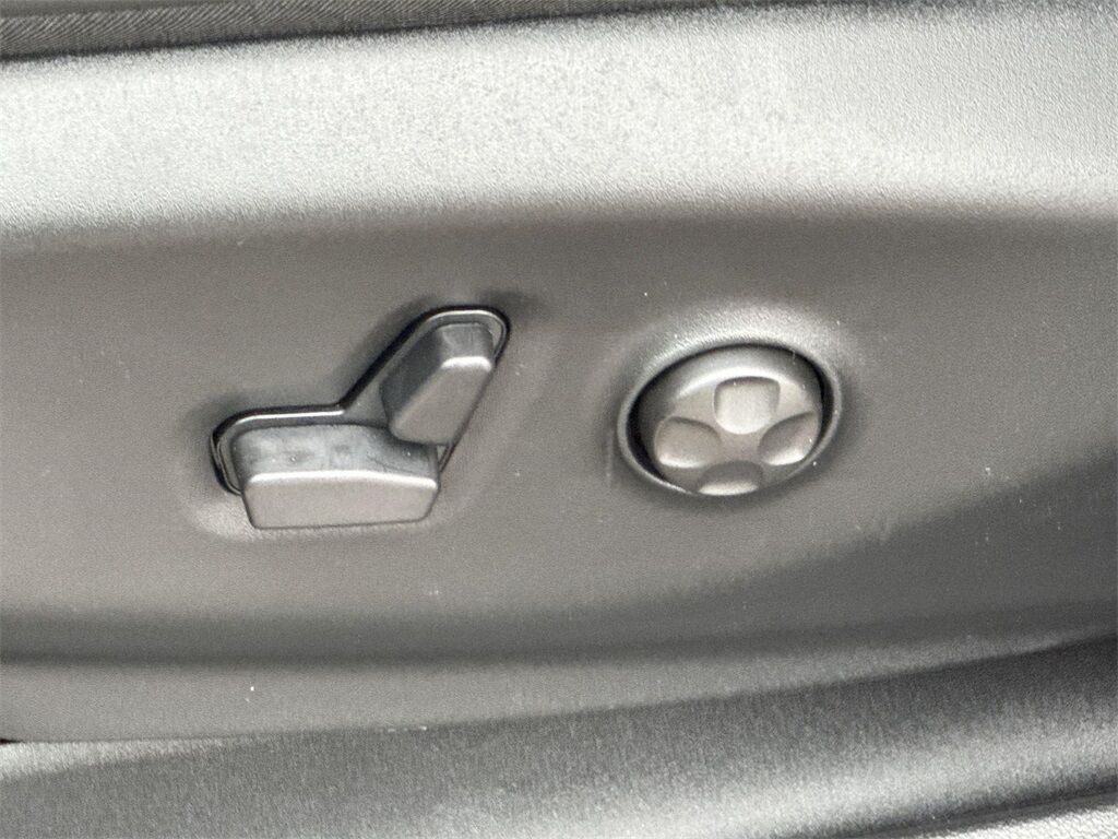 2025 Chrysler Voyager LX Quincy MA