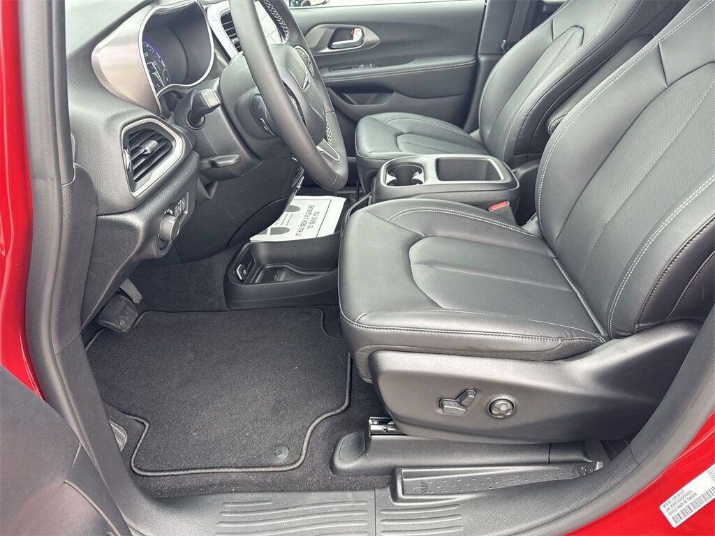 2025 Chrysler Voyager LX Quincy MA