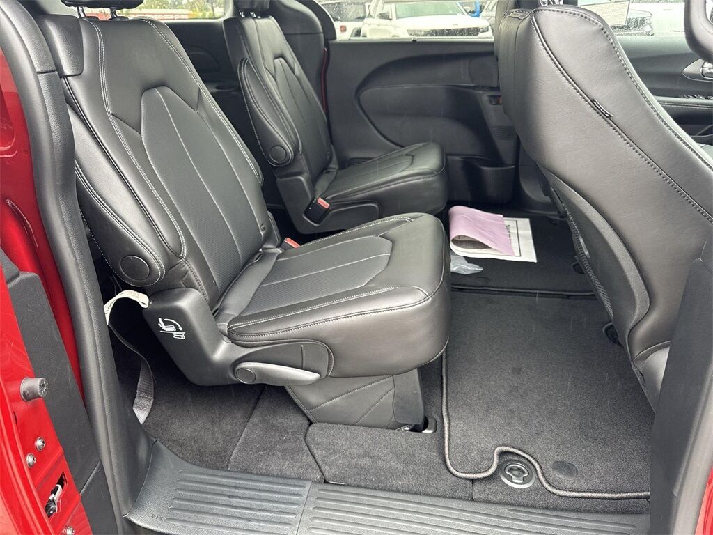 2025 Chrysler Voyager LX Quincy MA