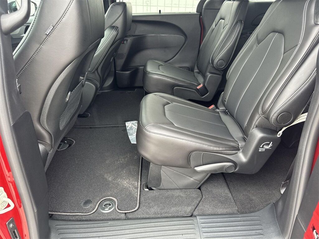 2025 Chrysler Voyager LX Quincy MA