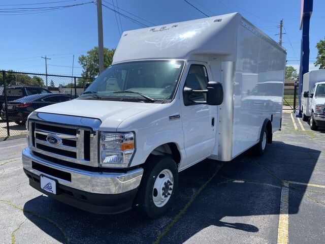 2025 Ford E-350SD Base Green Bay WI