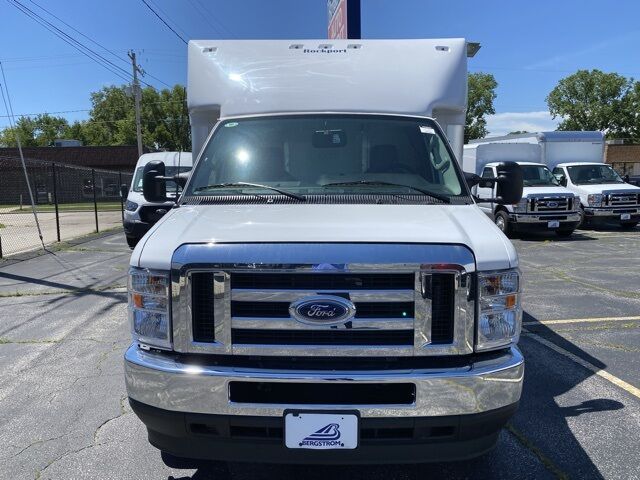 2025 Ford E-350SD Base Green Bay WI