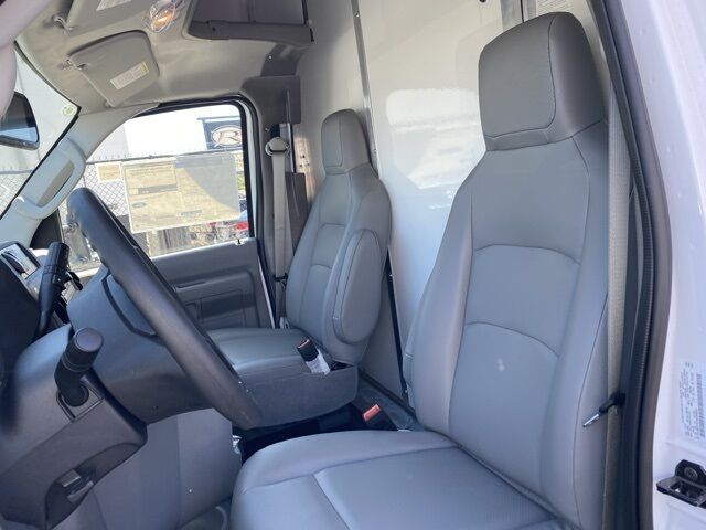 2025 Ford E-350SD Base Green Bay WI