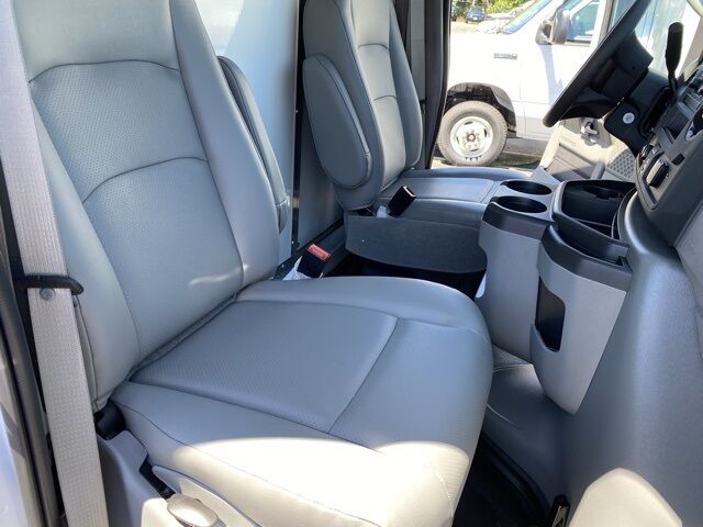 2025 Ford E-350SD Base Green Bay WI