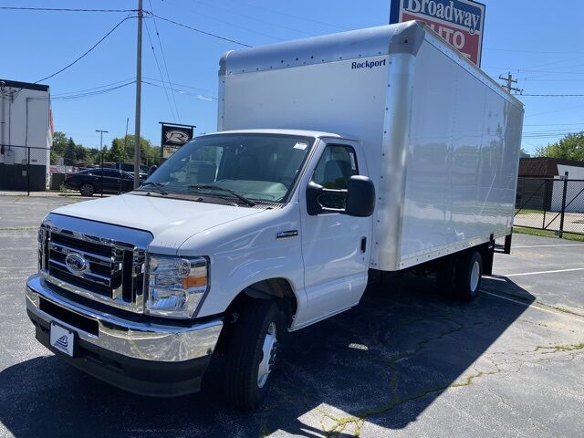 2025 Ford E-350SD Base Green Bay WI