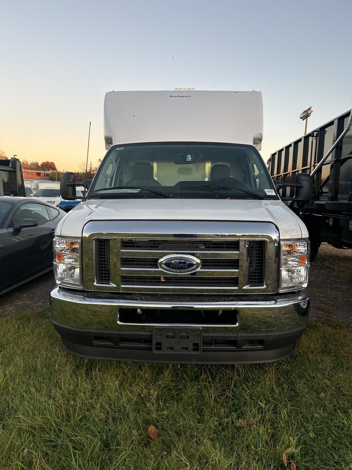 2025 Ford E-350SD Base Gaithersburg MD