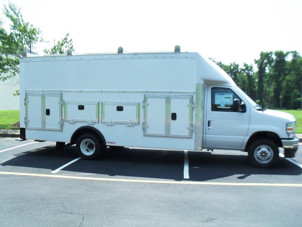 2025 Ford E-450SD Base Ashland VA
