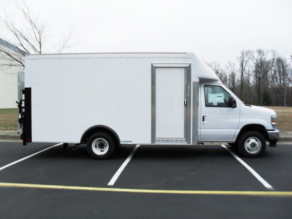 2025 Ford E-450SD Base Ashland VA
