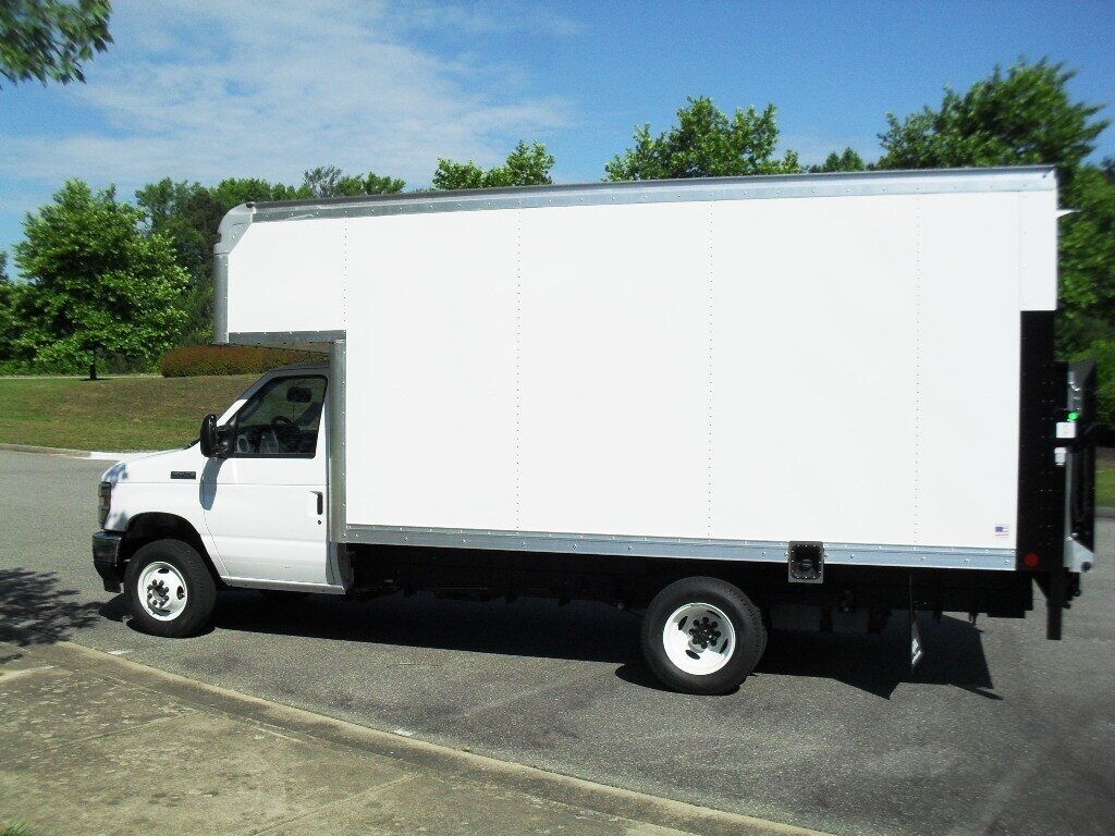 2025 Ford E-450SD Base Ashland VA
