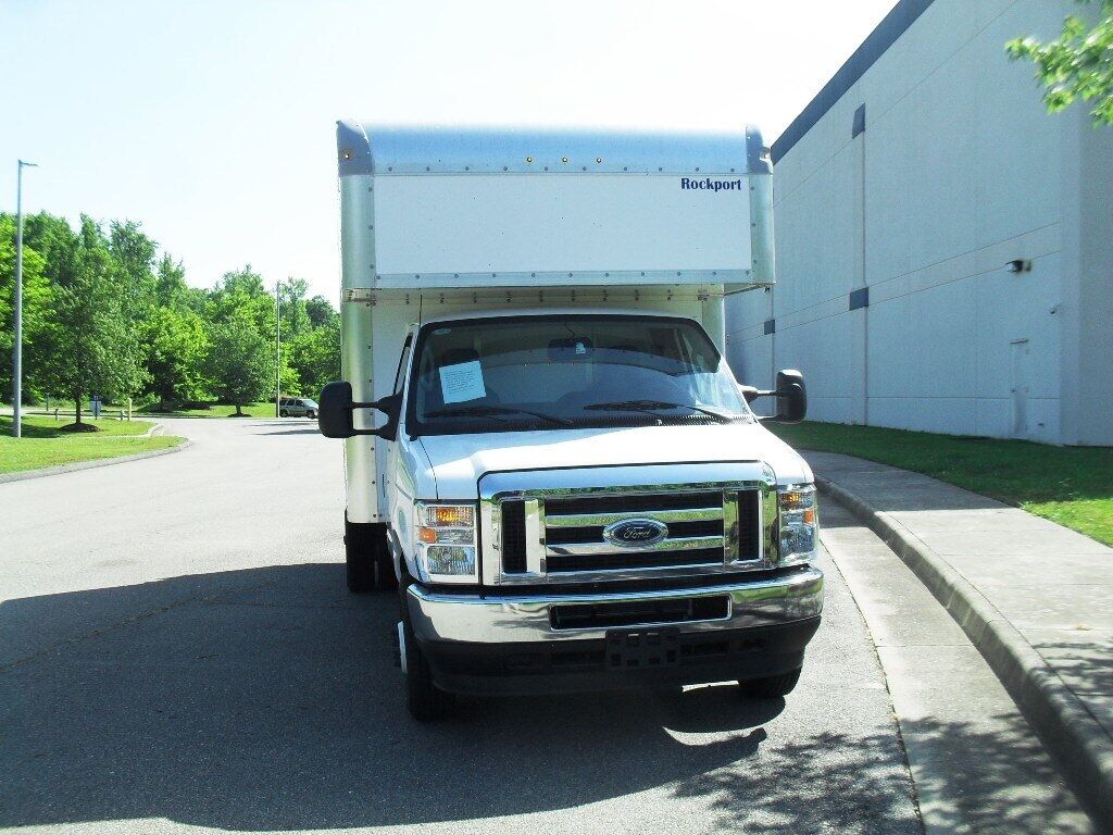 2025 Ford E-450SD Base