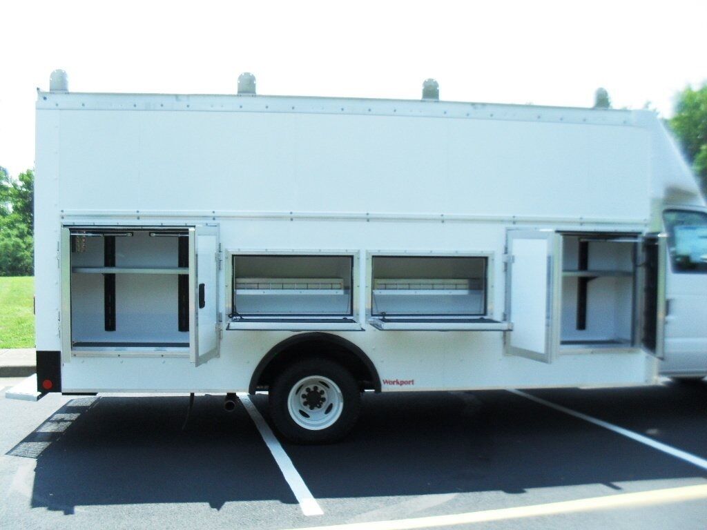 2025 Ford E-450SD Base Ashland VA