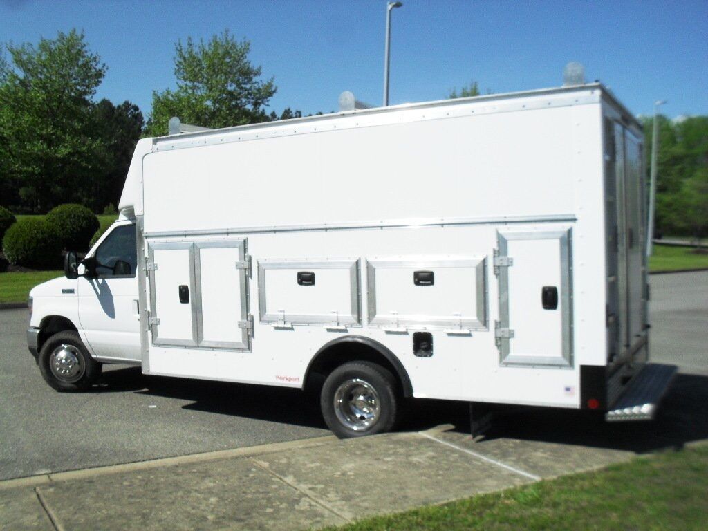 2025 Ford E-450SD Base Ashland VA
