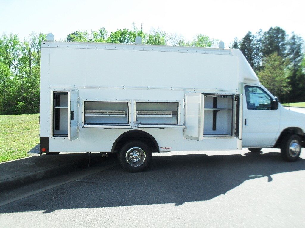 2025 Ford E-450SD Base Ashland VA