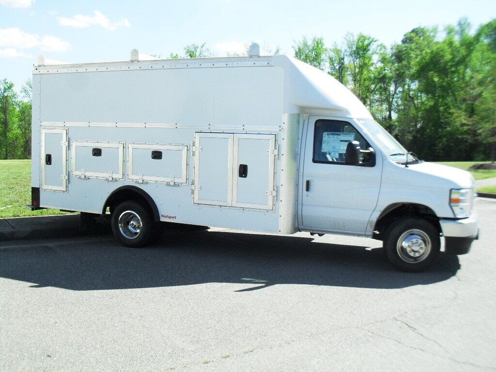2025 Ford E-450SD Base Ashland VA