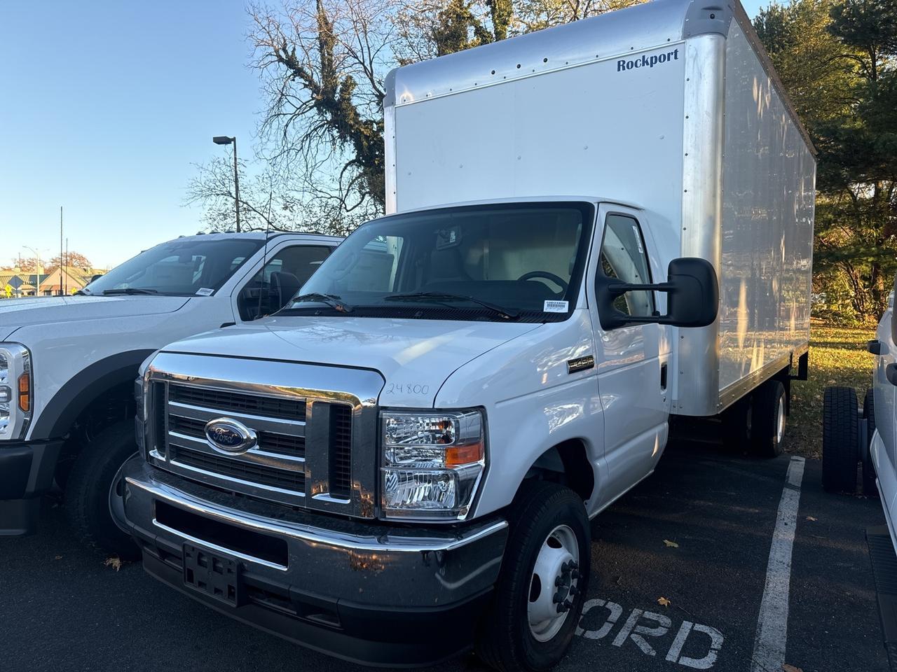 2025 Ford E-450SD Base
