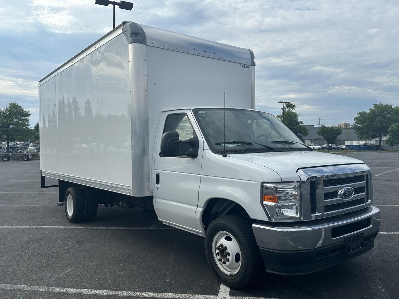 2025 Ford E-450SD Base Gaithersburg MD