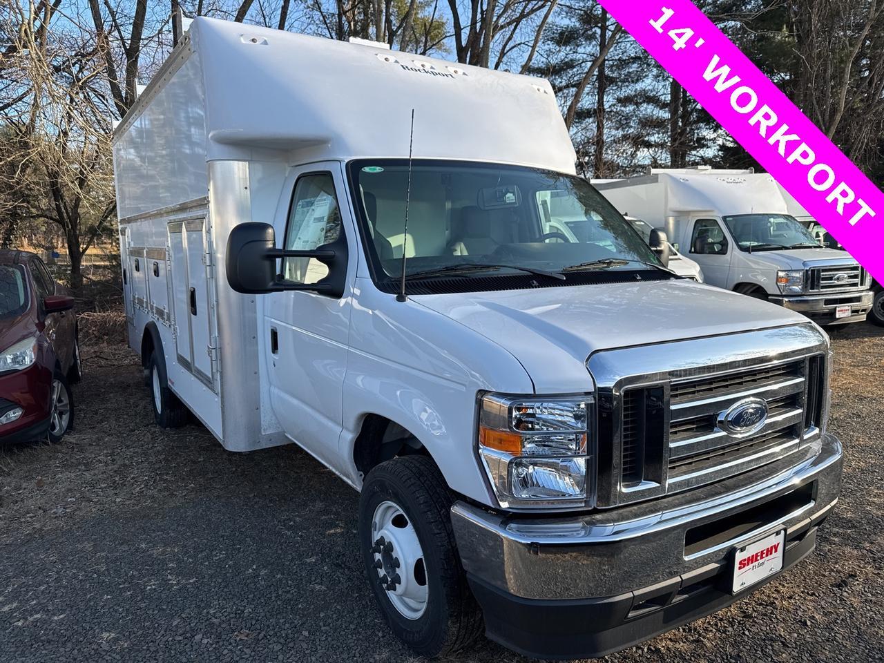 2025 Ford E-450SD Base