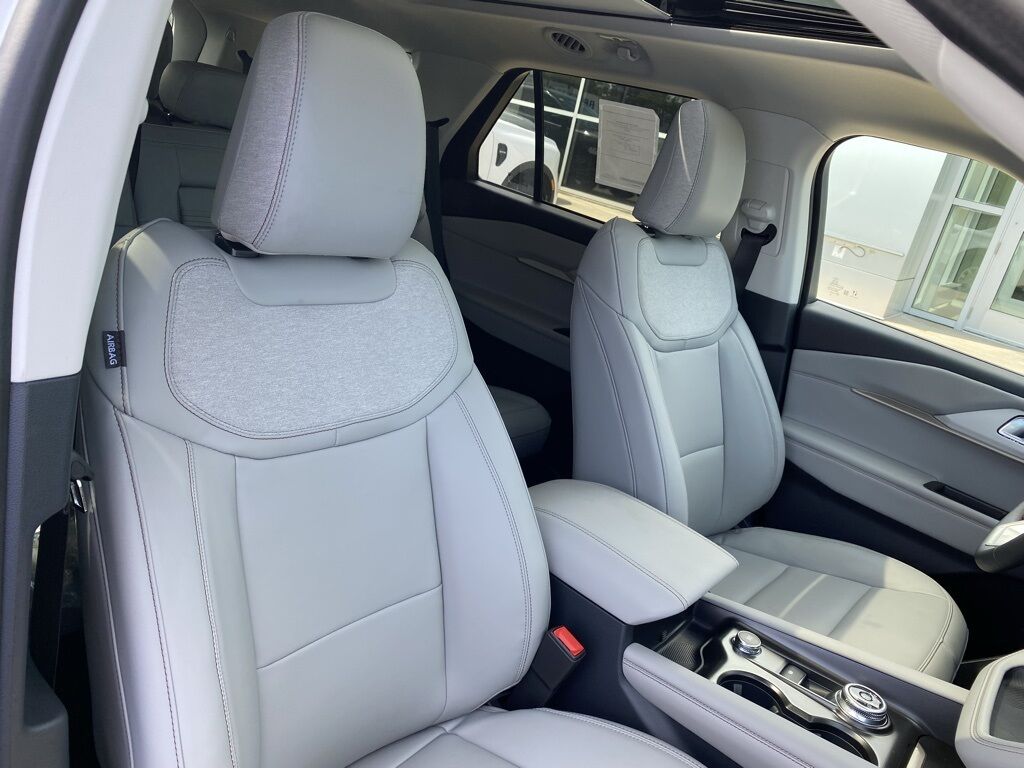 2025 Ford Explorer Active Green Bay WI