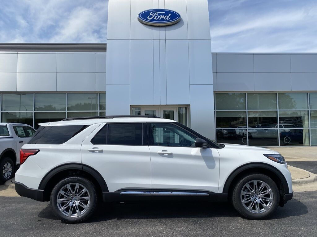 2025 Ford Explorer Active Green Bay WI