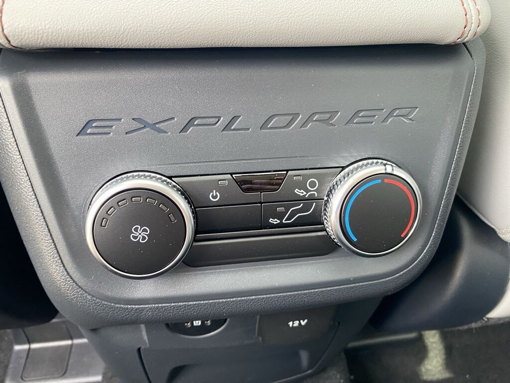 2025 Ford Explorer Active Green Bay WI