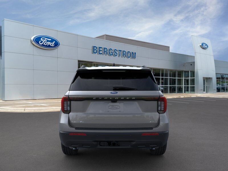 2025 Ford Explorer Active Green Bay WI